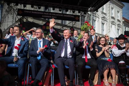 Izjemen obisk zaznamoval 50. Dneve narodnih noš in oblačilne dediščine v Kamniku (Blaž T. Muc)  (135)